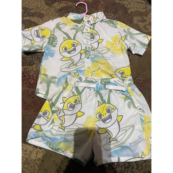 Nickelodeon Baby Shark Toddler Boy 2 Piece Woven Short Set short sleeve cream 2T - Picture 2 of 8